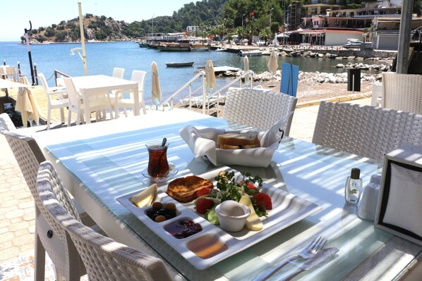 Desayuno para llevar incluido todos los días
