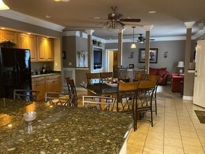 Interior - Woodpark Retreat - Beautiful Fishing Camp on the Water in Myrtle Grove. (Port Sulphur)