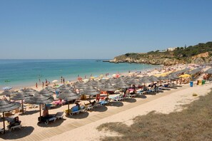 Beach nearby - Villa White Sands - Private Oasis, Heated Pool, Beaches & Strip Nearby (Albufeira)