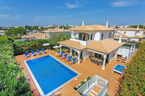 A heated pool - Villa White Sands - Private Oasis, Heated Pool, Beaches & Strip Nearby (Albufeira)