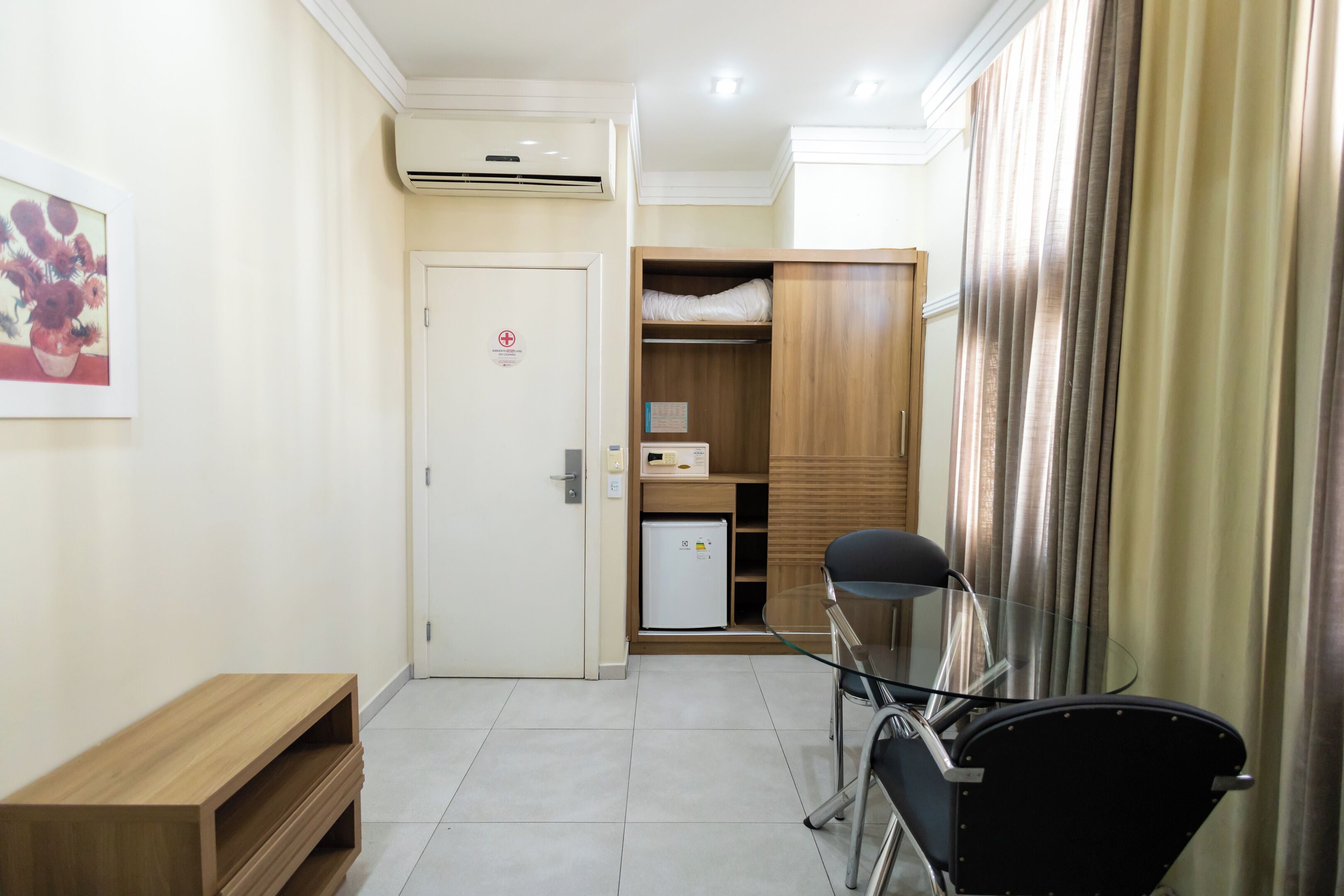 studio suite | minibar, desk, laptop workspace, free wifi