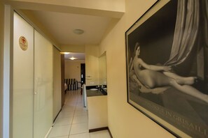 Kamar Triple | Minibar, meja kerja, ruang kerja ramah laptop, dan Wi-Fi gratis