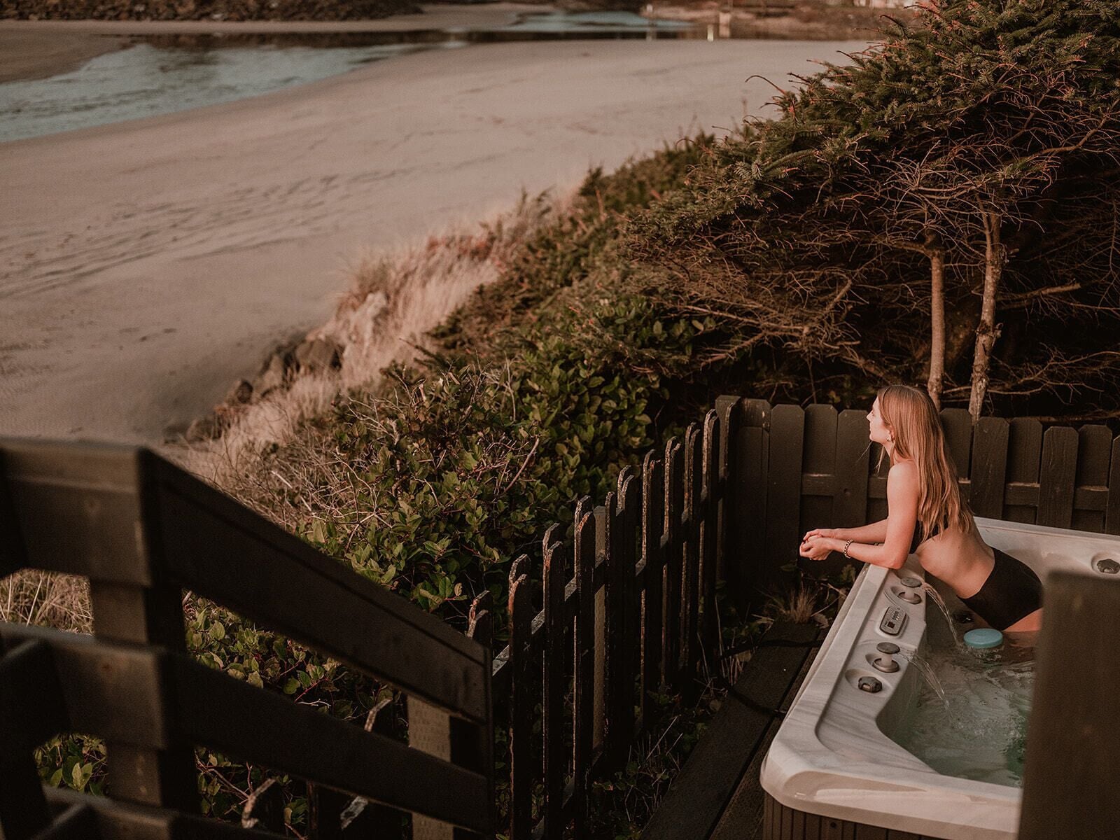 Outdoor spa tub