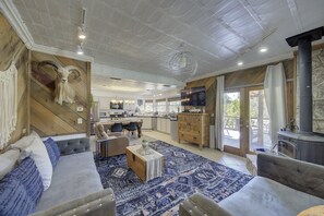 智能电视、壁炉