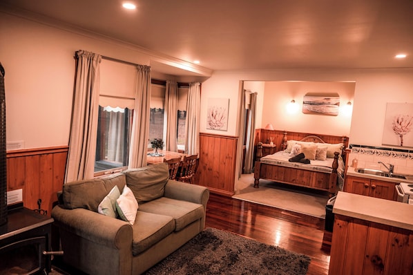 Smart TV, fireplace, DVD player, table tennis