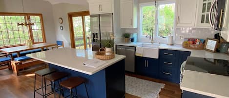 Micro-ondas, fogão, cooktop, lava-louças
