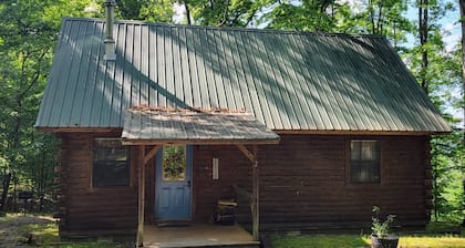 Couples/Family Secluded Getaway Near Hot Springs-Jacuzzi Overlooking Mountains!