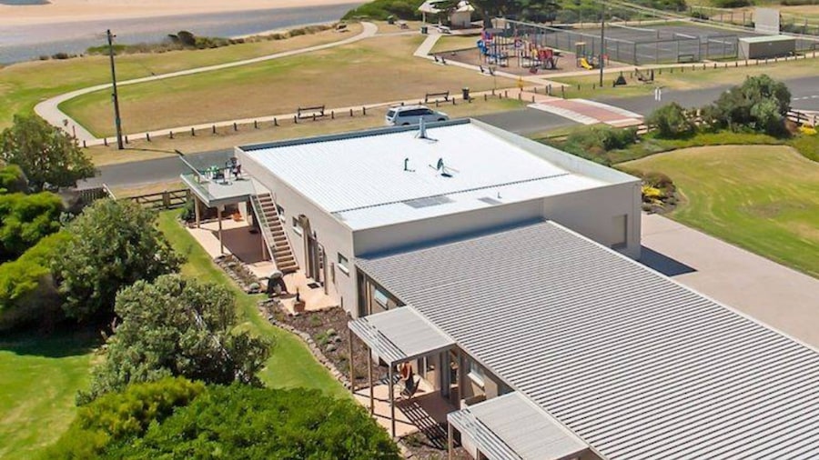 Peterborough House & Motel