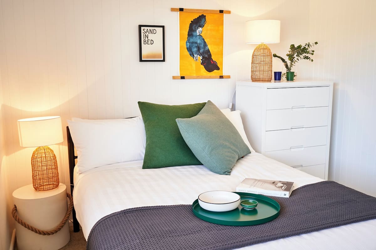 Habitación familiar | Minibar (con algunos artículos gratuitos) y sistema de insonorización
