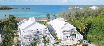 Beautiful Island-Designed 2 BR Bayview Apartment