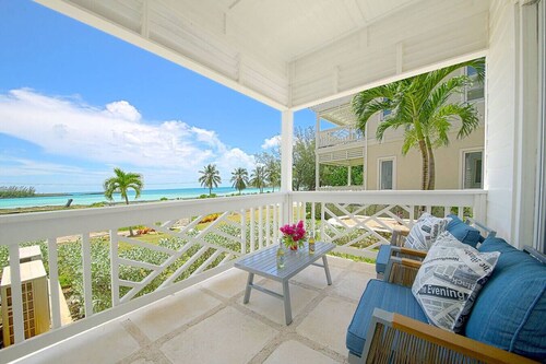 Beautiful Island-Designed 2 BR Bayview Apartment