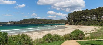 Water Views, Wi-Fi & Beach | Grand Entertainer