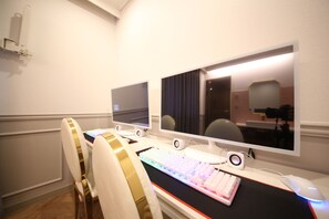 In-room business center - Hotel 1954 (Busan)