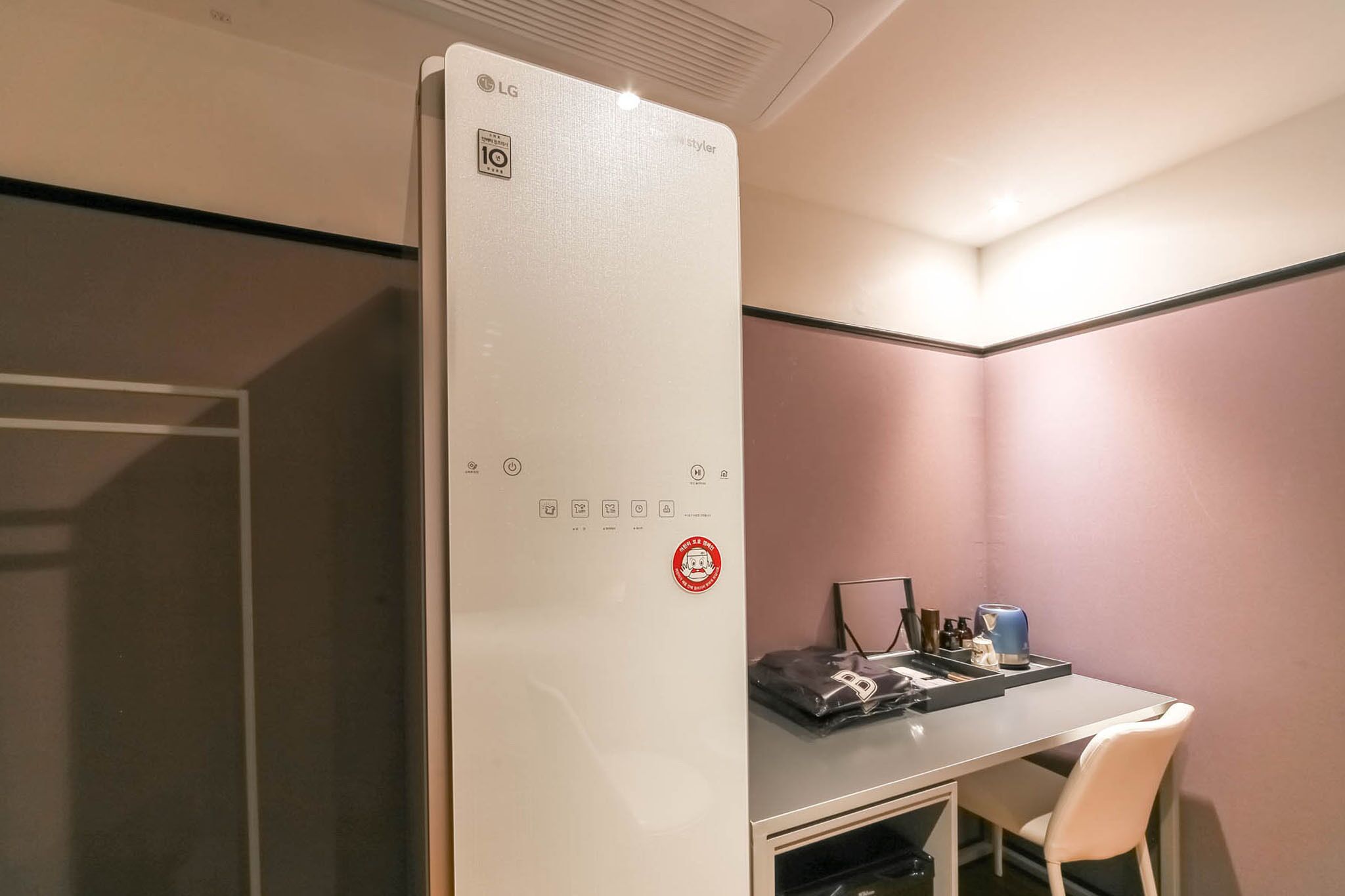 premium room, 1 king bed | desk, blackout curtains, free wifi, bed sheets