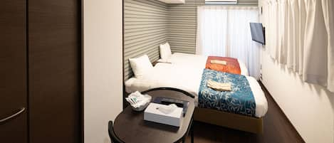 Standard Twin Room | Desk, free WiFi