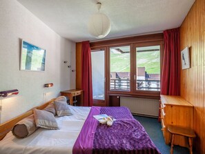 2 slaapkamers, reisbedje, wifi (toeslag), beddengoed