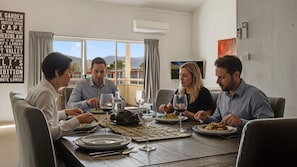 Dining - Razorback 15 - Central Jindabyne CBD Unit (Jindabyne)