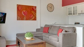 Smart TV, DVD player, books - Razorback 15 - Central Jindabyne CBD Unit (Jindabyne)