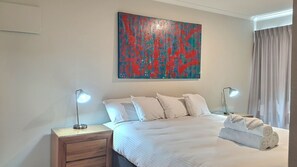 4 bedrooms, desk, iron/ironing board, WiFi