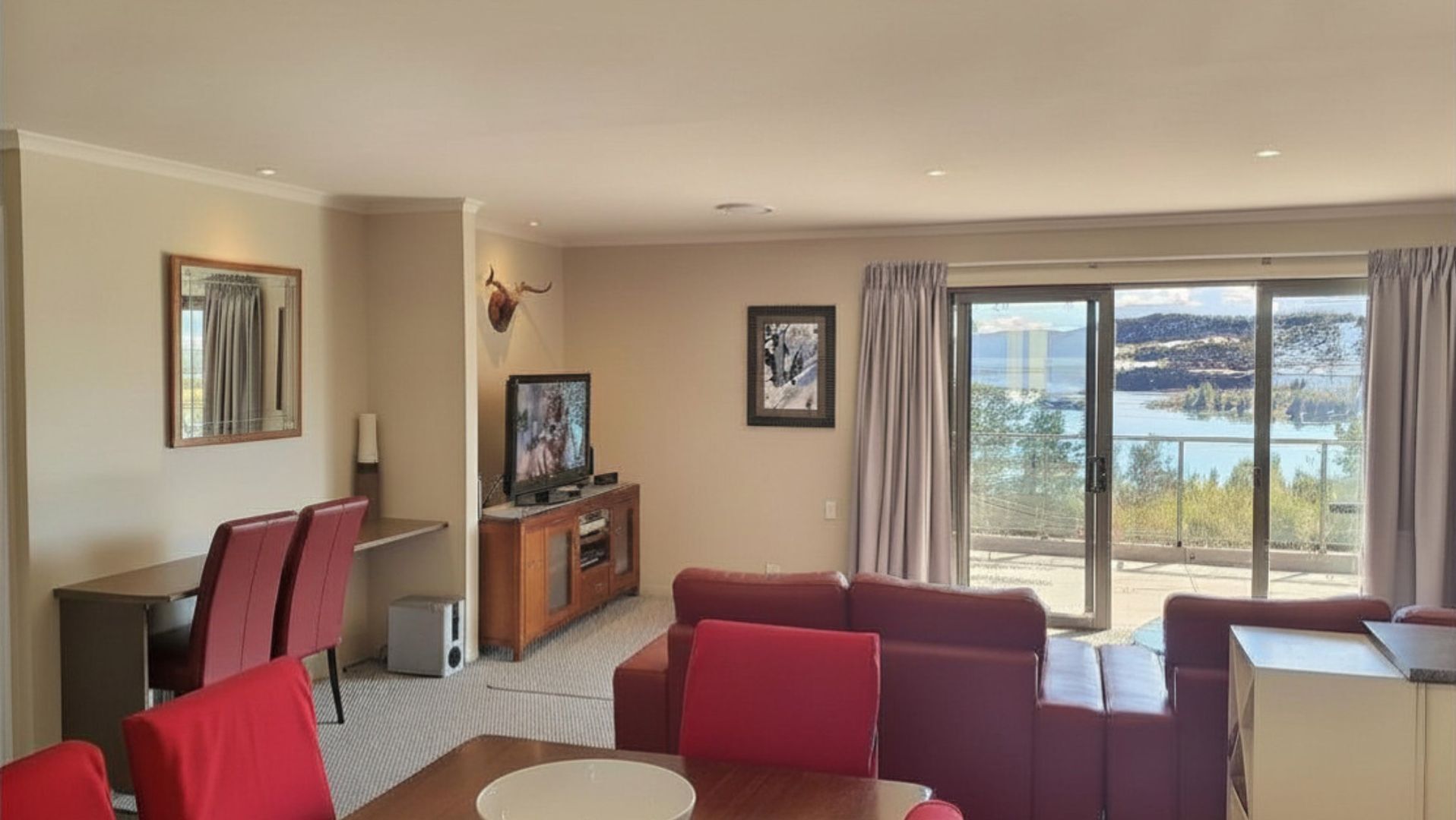 Smart TV, DVD player