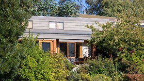 Exterior detail - The Wolery - Outstanding 2 Bedroom Waterfront Property (Jindabyne)