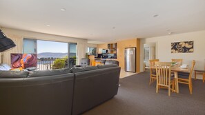 Smart TV, DVD player, stereo