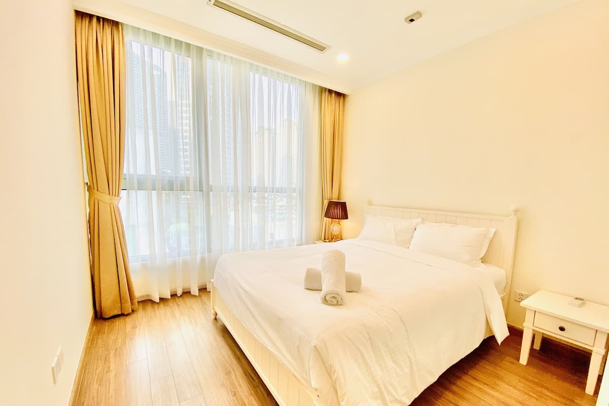 4 عدّة غرف نوم وأغطية فراش متميزة وألحفة محشوة بالريش