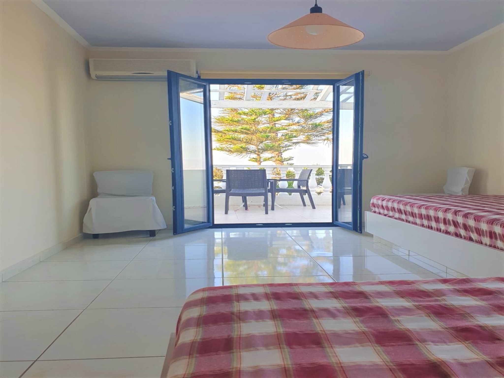 1 habitación, acceso a internet y ropa de cama 
