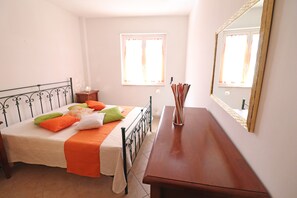 2 soverom, strykejern/-brett, wi-fi (inkludert) og sengetøy