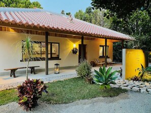 Deluxe Villa | Pemandangan halaman dalam