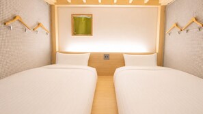 Chambre Quadruple | Rideaux occultants, Wi-Fi gratuit, draps fournis