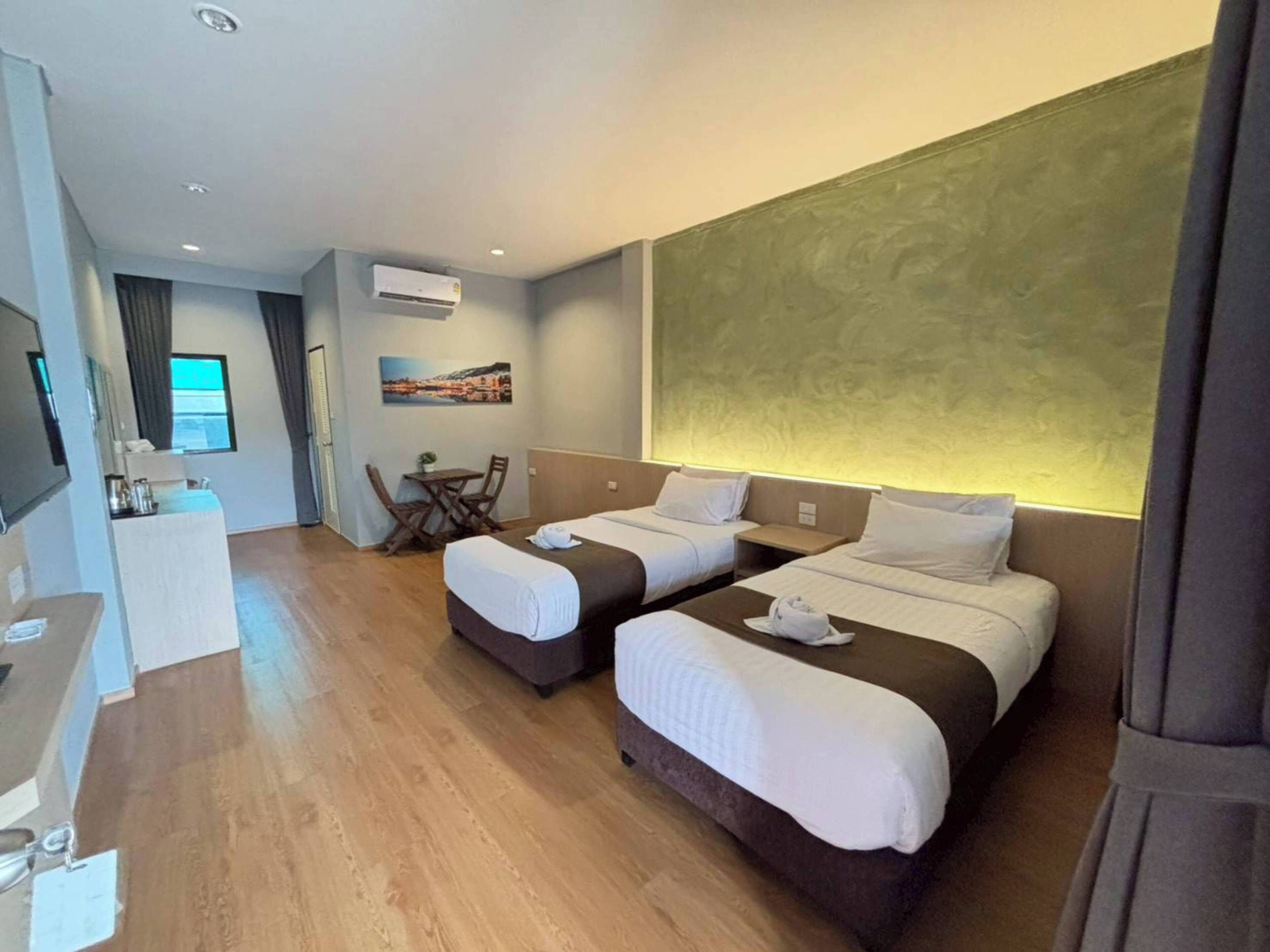 Free WiFi, bed sheets