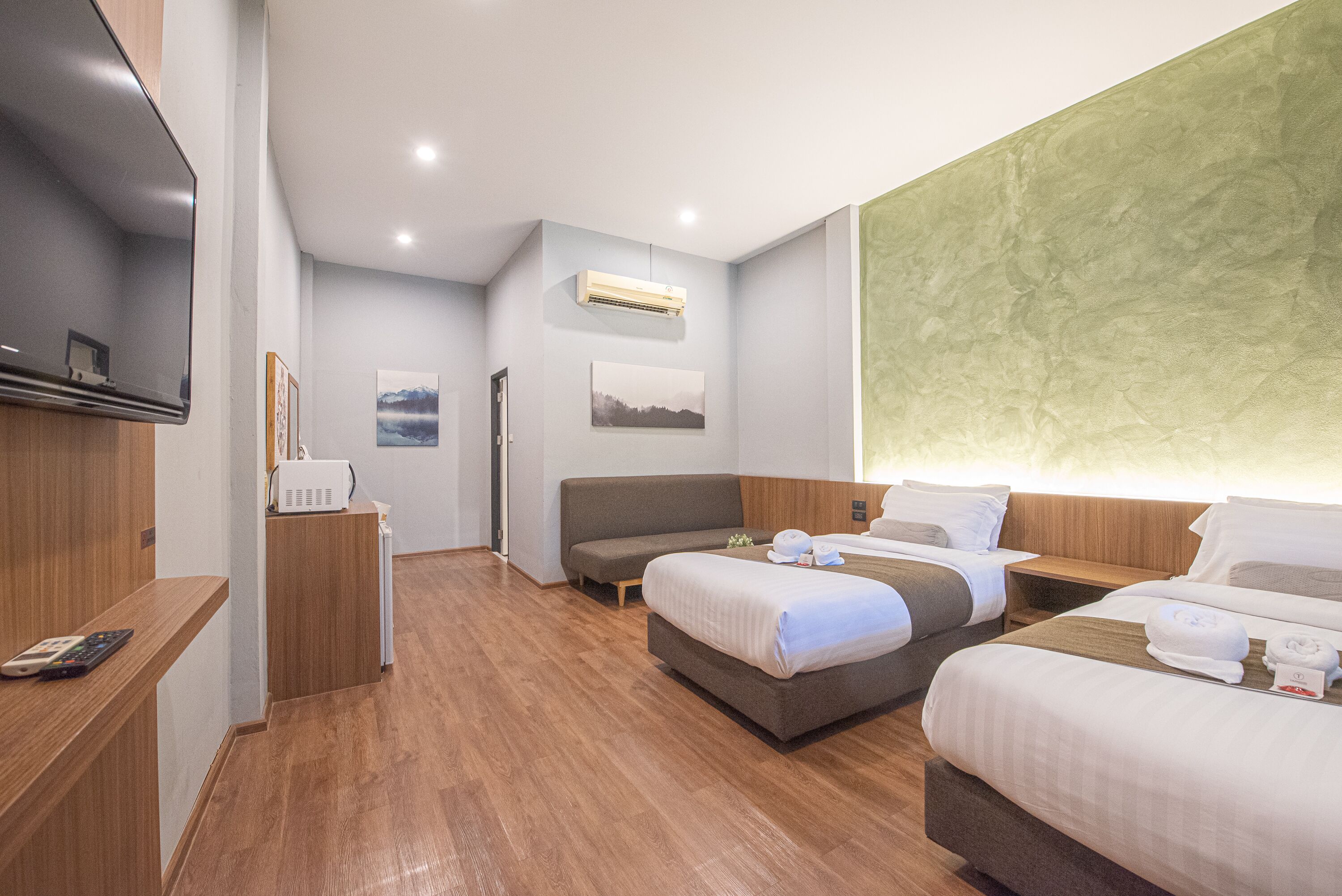 Suite, 2 Single Beds, Garden View