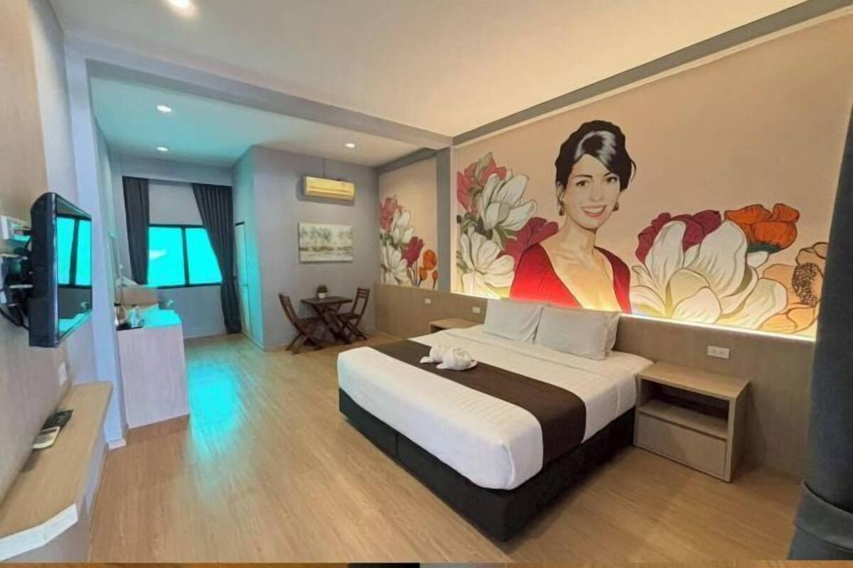 Free WiFi, bed sheets