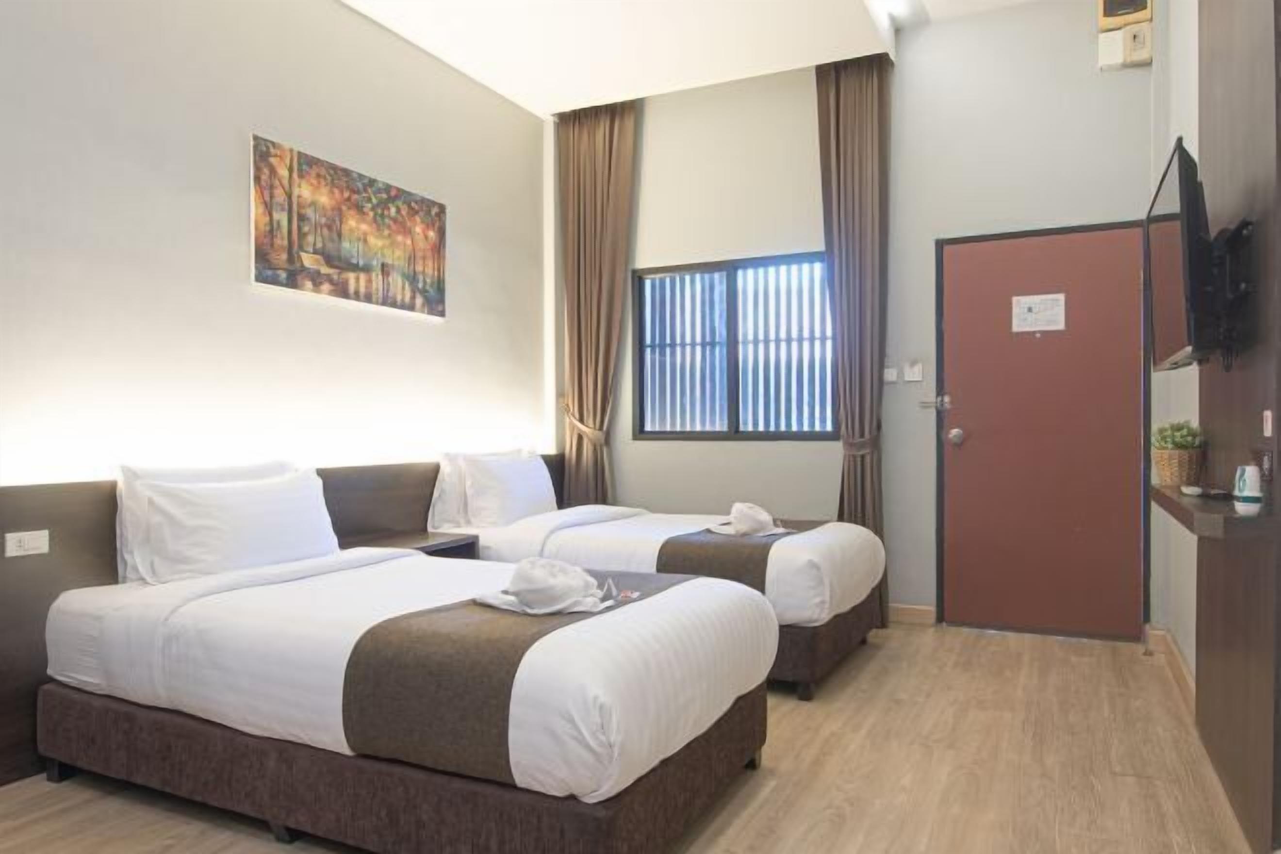 Free WiFi, bed sheets