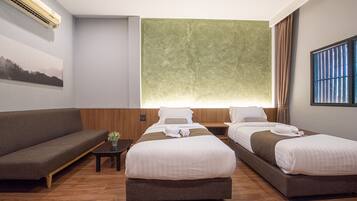 Suite, 2 Single Beds, Garden View | Free WiFi, bed sheets