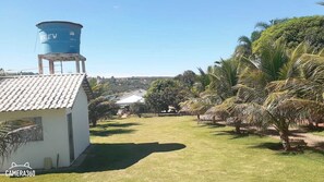 المنطقة المحيطة بالمنشأة