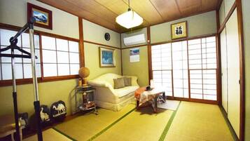 Schreibtisch, Bügeleisen/Bügelbrett, kostenloses WLAN