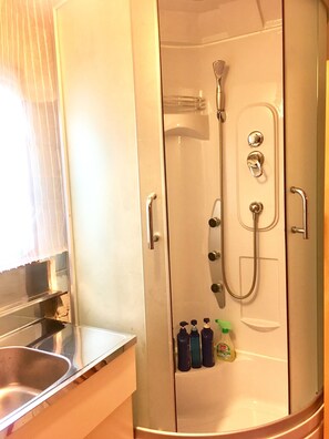 Regadera en el baño