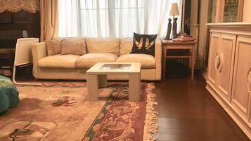 Schreibtisch, Bügeleisen/Bügelbrett, kostenloses WLAN