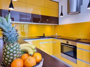 Kühlschrank, Mikrowelle, Geschirrspüler