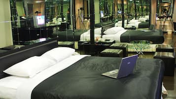 Deluxe-Doppel- oder -Zweibettzimmer | Schreibtisch, schallisolierte Zimmer, kostenloses WLAN