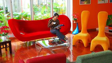 Sala de estar en el lobby