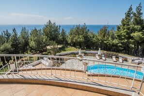 Outdoor pool, pool loungers - halu! Luxury Villa with Private Pool (Kassandra)