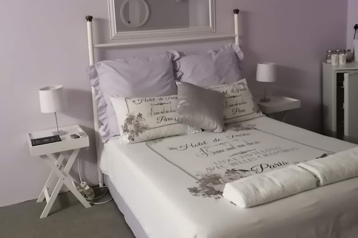 Desk, bed sheets