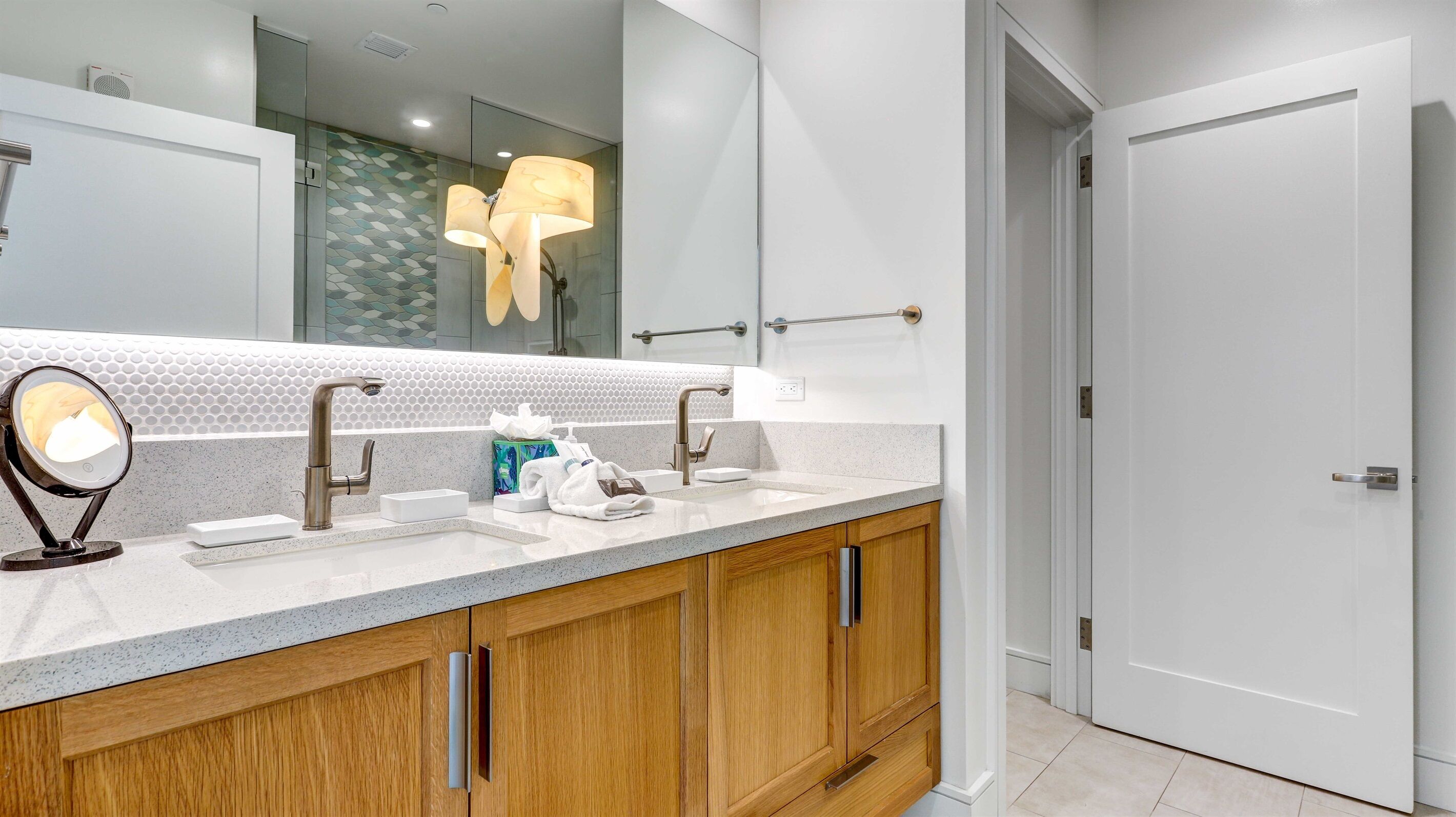 Combined shower/tub, hair dryer, towels, soap