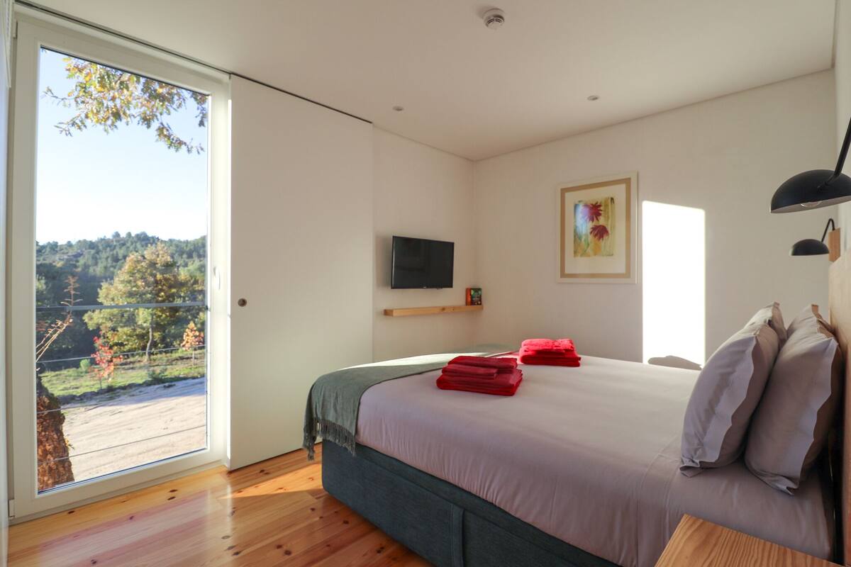 Premium bedding, down duvets, pillow-top beds, desk
