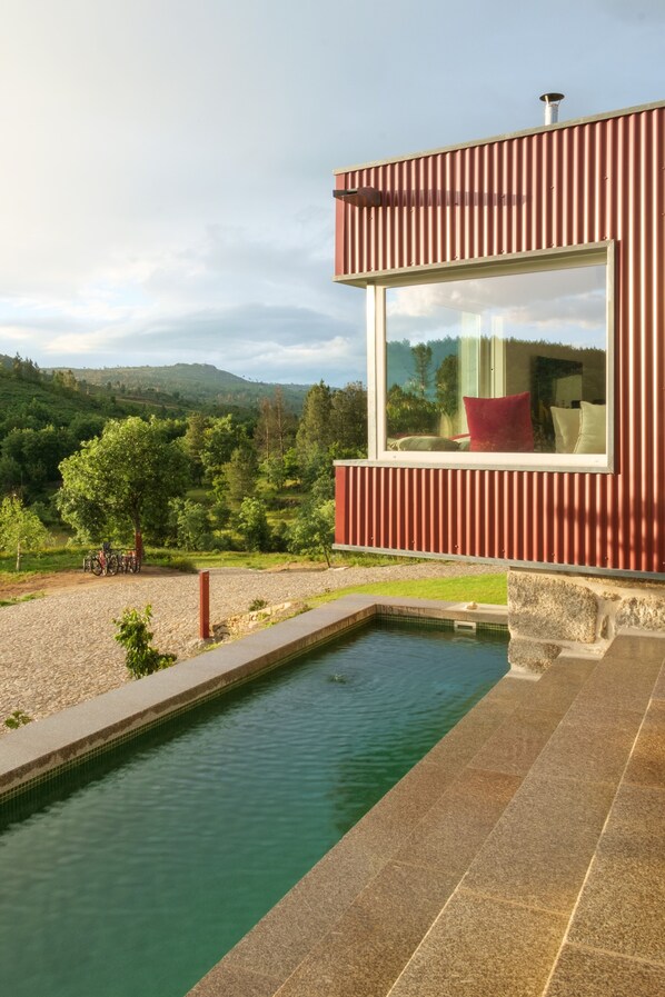 Premium huis, 2 slaapkamers, privézwembad (Lareira) | Zwembad op het dak | 2 buitenzwembaden, parasols bij het zwembad en ligstoelen