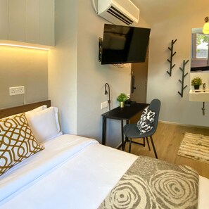 Quad Room, 5 Hours Only: 3PM - 8PM | In-room safe, desk, free WiFi, bed sheets - ST Signature Bugis Beach, DAYUSE, 5 hours: 4PM-9PM (Singapore)