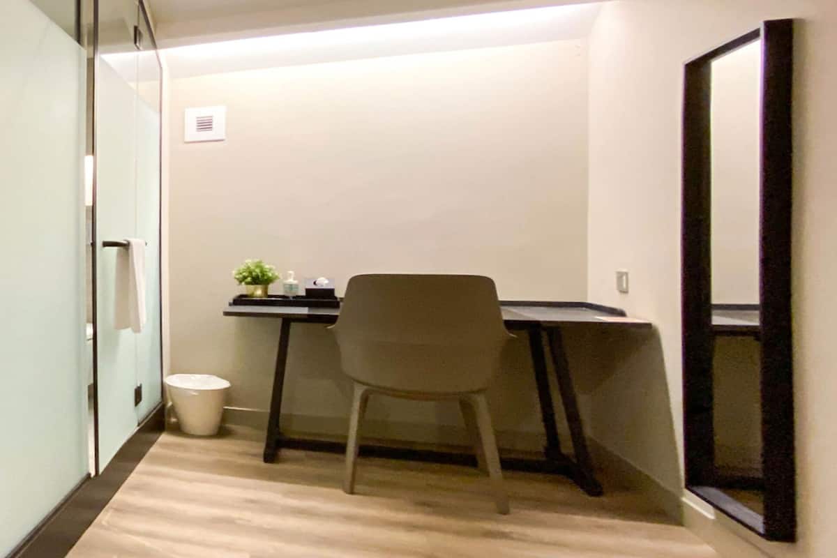 Double Room, DAYUSE, 5 hours: 17:00-22:00 | Safe på rommet, skrivebord, lydisolert og wi-fi (inkludert)